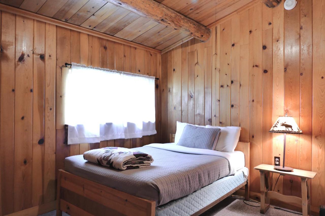 Trail Shop Inn Уапити Екстериор снимка